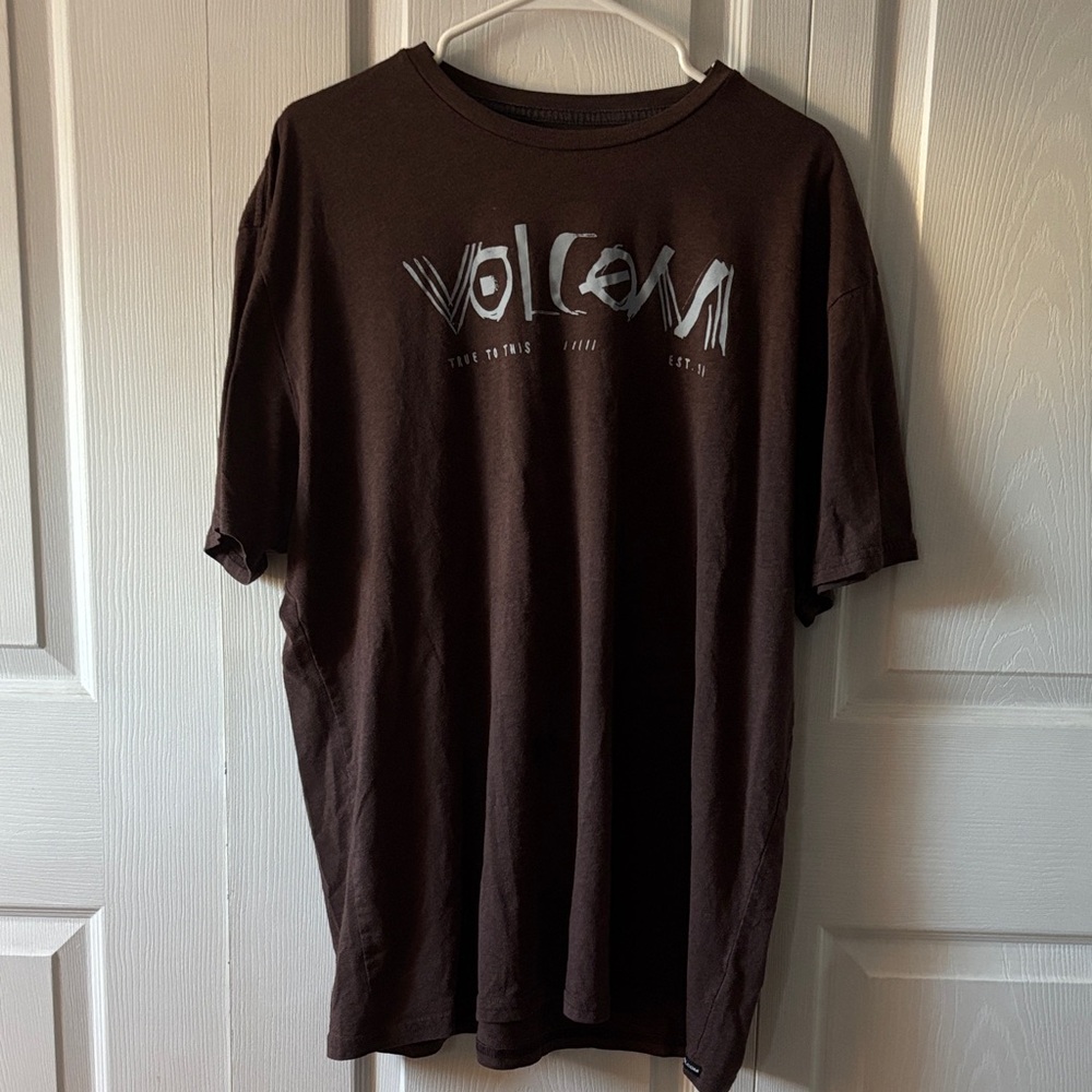 Volcom Men's Dark Brown w/ light blue graphic T